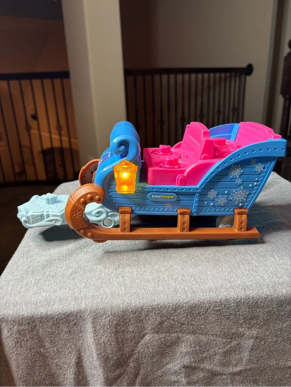 Fisher Price Little People Disney’s Frozen Kristoff’s Light Up Sleigh Gift Toy